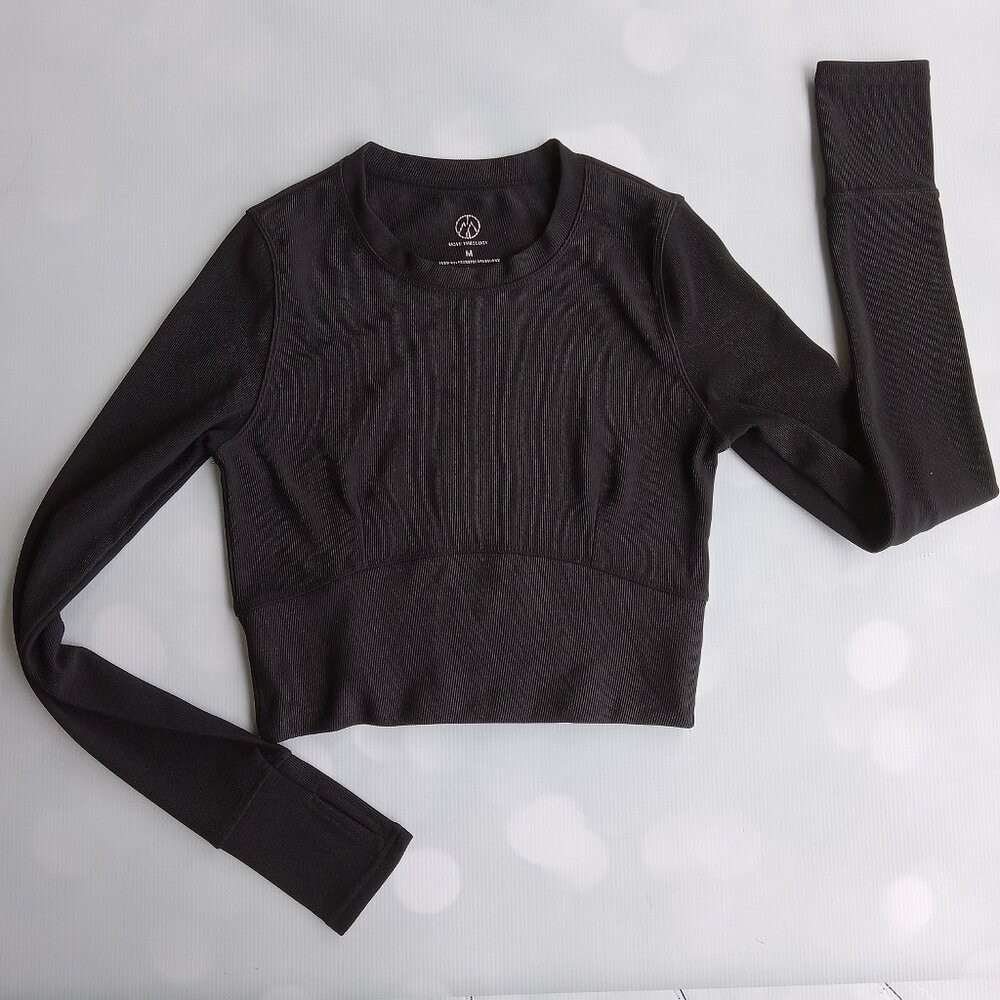 Move Theology ribbed workout midriff‎ crop black long sleeved Size M